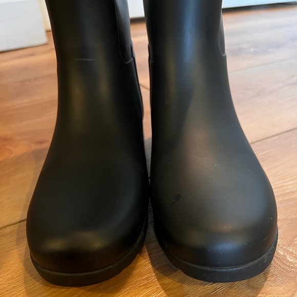 EXCELLENT Hunter Boots - Picture 2 of 3